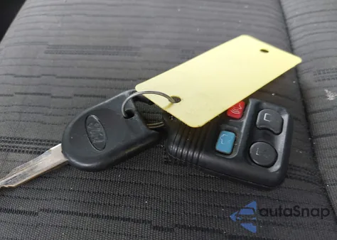 2010 Ford Focus Se z USA, uszkodzony, nr VIN 1FAHP3FNXAW111727